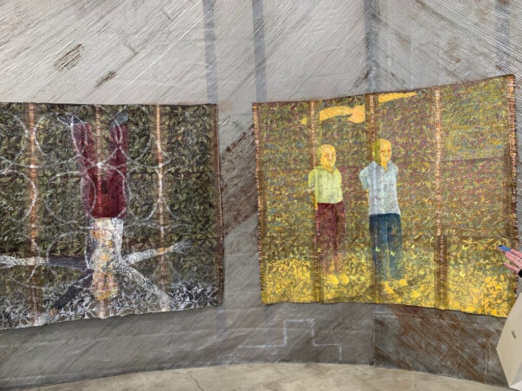 Deux œuvres côte à côte, détention et suspension